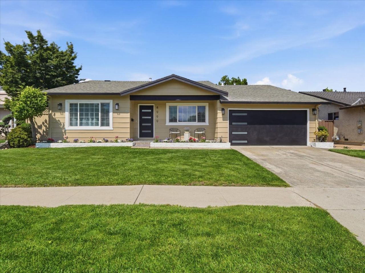 Front of 4999 Massachusetts Dr, San Jose