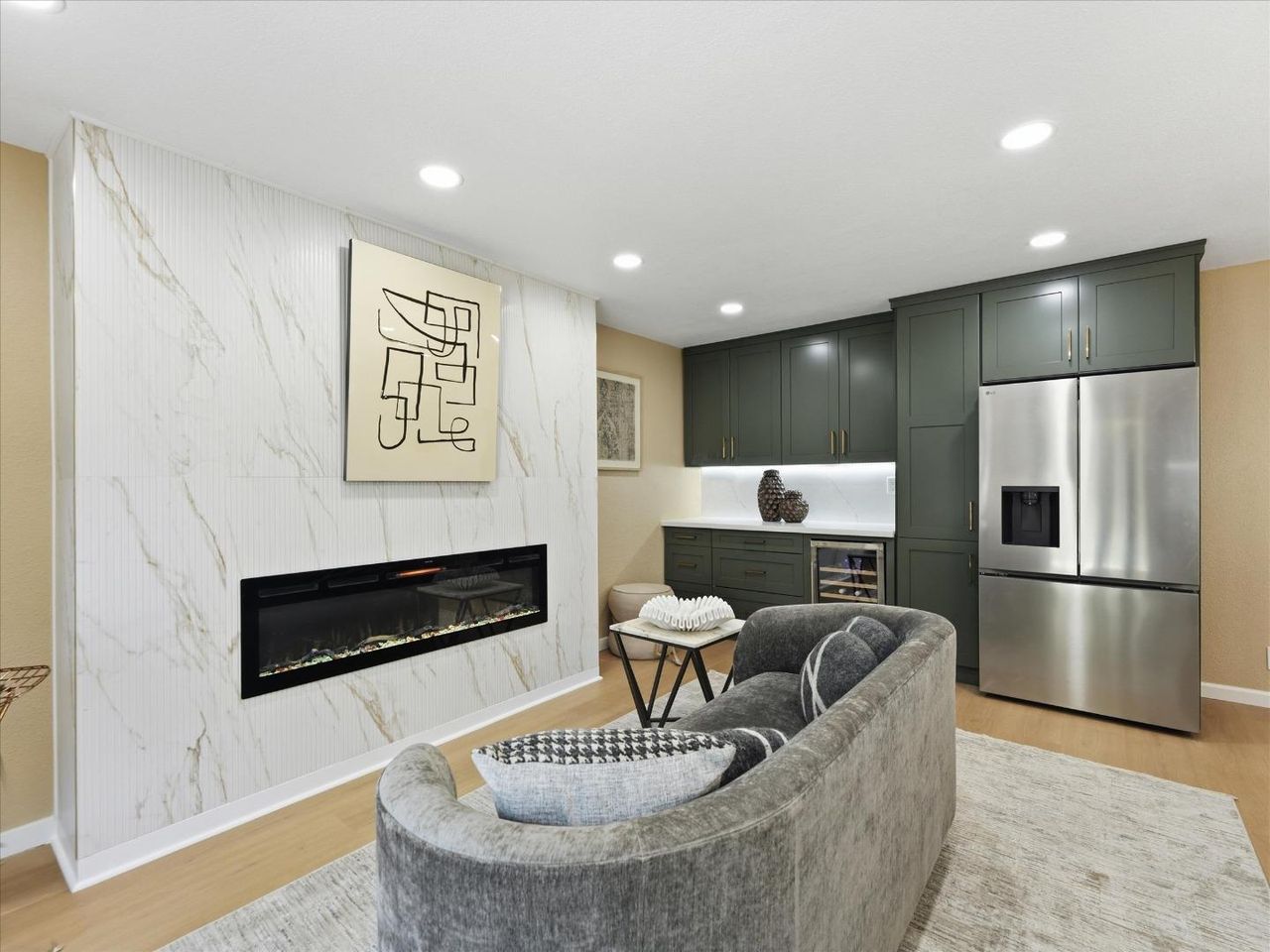 Family room flowing into the kitchen at 4999 Massachusetts Dr