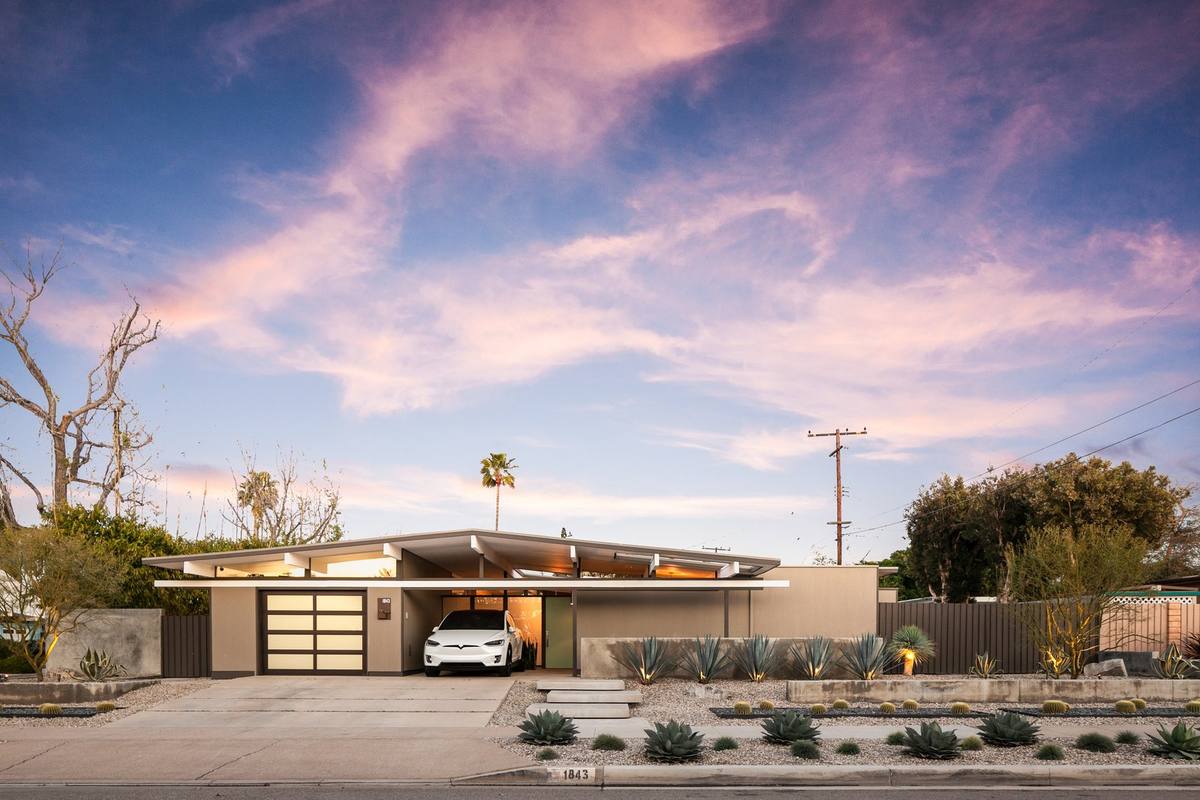 Mid-century Eichler home exterior in Birdland, Sunnyvale