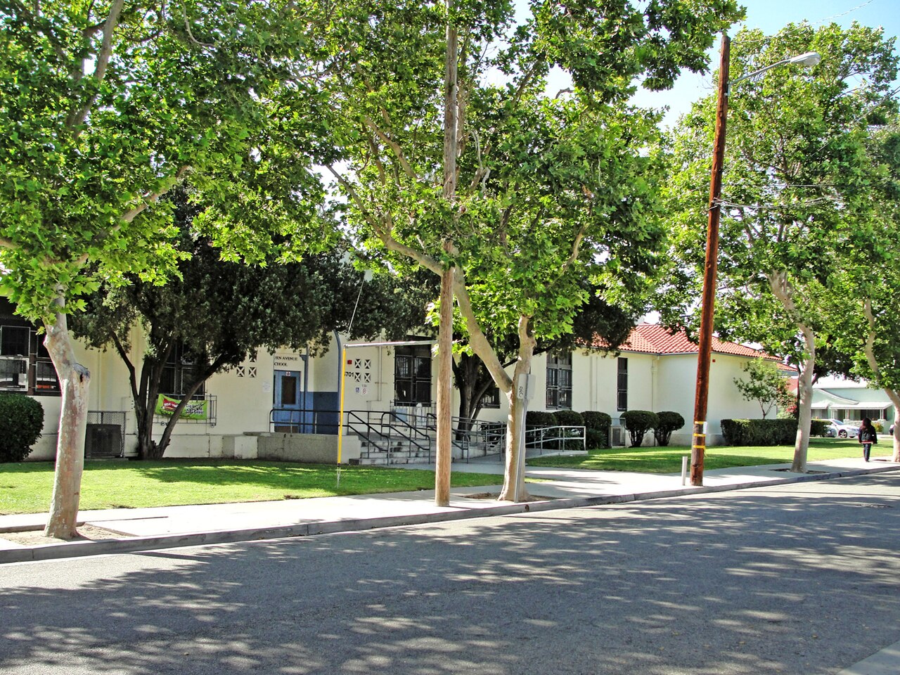 California elementary school campus building