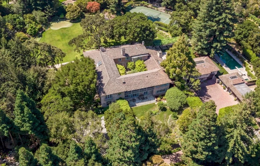 Traditional estate home on Atherton Avenue, Atherton